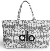 Alo Iconic Shopper Tote Bag Photo 0