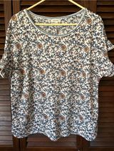 Max Studio Cream Floral Short Sleeve Blouse with Navy & Rust Accents Photo 0