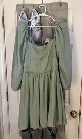 Green Dress Photo 0
