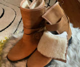 Beautiful Sherpa lined suede boots Photo 0
