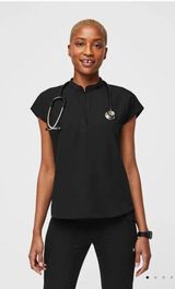 FIGS Technical Collection Black Top Photo 0