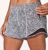 Lululemon hotty hot shorts 4” size 8 Photo 0