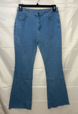 EUC Women’s medium/light wash‎ blue stretch flare leg distressed hem jeans XL Photo 0
