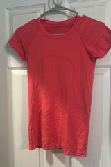 Lululemon Swiftly Tech Short Sleeve 2.0 Photo 0