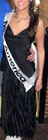 Black Dress Photo 0