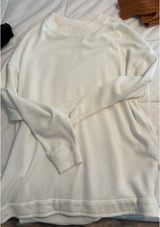 American Eagle Sweater Photo 0