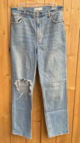 Abercrombie 90s Straight Ultra High Rise 29/8R Light Wash Distressed Stretch 31" Photo 0