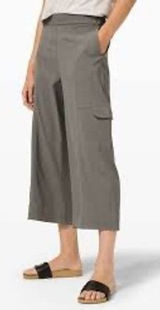 Lululemon Metropolis maven high rise crop pants cargo women's size 10 casual Photo 0