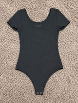 American Eagle Ribbed Short‎ Sleeve Scoop Neck Bodysuit Charcoal Small Photo 0