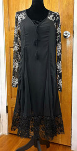 maurices Women’s Black White Floral Lace Embroidered Shift Dress V-Neck M Photo 0