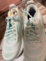 Women’s Brooks Running Shoes Photo 0
