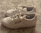 Reebok Sneakers Photo 0
