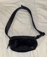 Lululemon Everywhere Belt Bag Black 1L Photo 0