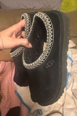 UGG Slippers Photo 0