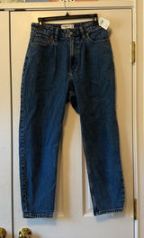 NWT 80s Mom Curve Love High Rise Size 28 or 6 Short Photo 0