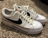 Nike shoes  Photo 0
