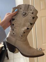 Tan Heart Cowboy Boots Size 6 Photo 0