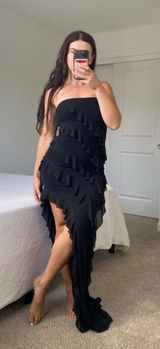 Long black ruffled dress Photo 0