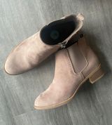 White mt. Shoe Boots Fall Light Brown Size 6 Photo 0