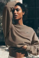 Alo Yoga Accolade Crew Neck Pullover Gravel Photo 0