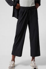 Athleta Avenue Wide Leg Crop Pant Size 14 Black Photo 0