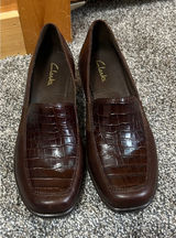 Clarks Susannah Brown Leather Alligator Croc Print‎ Loafers Women's Size 7.5 Photo 0