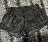 Lululemon 2.5" Hotty Hot Shorts Photo 0