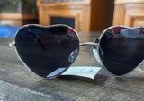 Boutique Heart-Shaped Metal Frame Black Sunglasses Photo 0