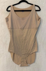 Spanx by Sara Blakely Womens 2X Bodysuit Shapewear Tan Sleeveless Scoop‎ Neck Photo 0