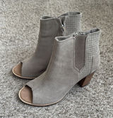 Tom's Women's Peep Toe Suede Beige / Griege Block Heel Bootie Sandal Size 6 Photo 0