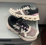 Running Shoes Photo 0