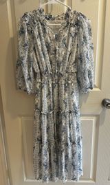 Moon River Women’s White And Blue Tiered Flowy Midi Dress Size Small Photo 0