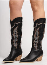 Cowboy boots  Photo 0