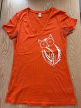 b20 Women's Hooters Girl Worn V-neck T-Shirt Lightweight Cotton Poly size Medium Photo 0