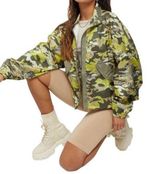 NEW Nike Women's Sportswear Oversized Green And Tan Camouflage Nylon Jacket XXL Photo 0