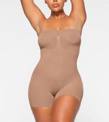 SKIMS BOXED Sculpting Strapless Shortie Bodysuit S Photo 0