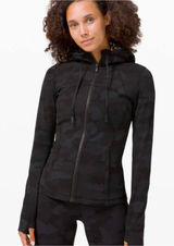 lululemon athletica Black Camo Jacket Sz 4 Outdoor Excersice Gym Preppy Photo 0