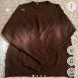 Brown sweater Photo 0