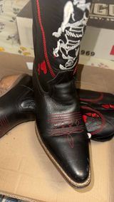 Black queen of hearts dingo boots Photo 0