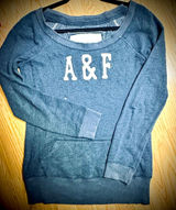 Abercrombie and fitch ladies sweater Photo 0