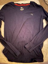 The Black Dog navy v-neck longsleeve Photo 0