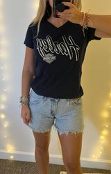 Tee Photo 0