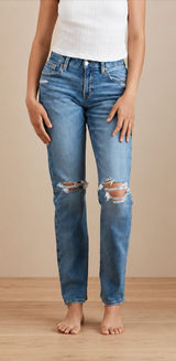 American Eagle Curvy Straight Jeans Ripped High Rise Straight Leg Jeans Size 2 Photo 0