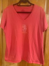 Life is good women’s V-neck short sleeve flower shirt size xlarge . Photo 0