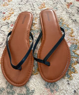Maurices Ruby Toe‎ Thong Flip Flops Black Cognac Brown Flat Sandals Womens 8M Photo 0