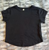 Old Navy Ultralite Ribbed Go-Dry Crop in Black Size M Photo 0