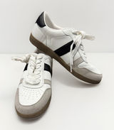 Women's Nikita Fashion Sneakers White - Universal Thread - Size 7 NEW Photo 0