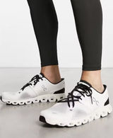 On Cloud Anthropologie X 3 Sneakers in White Size US 7.5 Photo 0