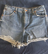 Wrangler Women’s Dark Blue Frayed Hem Denim Shorts Photo 0