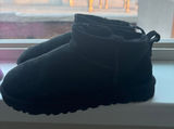 UGG Mini Boots Photo 0